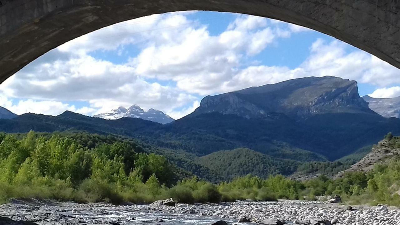 Casa Rural " El Retiro" Laspuña エクステリア 写真